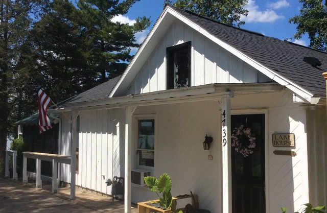 Owasco Lake Cottage in the heart of the Finger Lakes Region