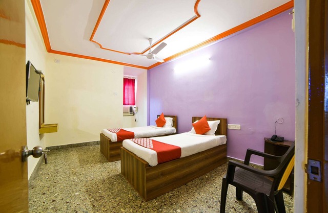 OYO 17316 Radika Residency