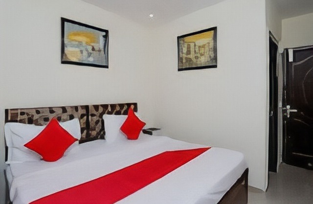 OYO 37096 A2K Residency