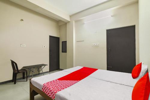 OYO Flagship Sri Varathi Home Stays