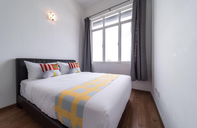 OYO Home 790 Premium 2BR Vue Residences