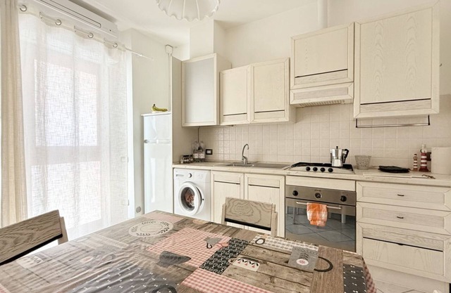 P062 - Porto Recanati, two-room apartment in the center 30 meters from the sea