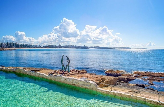 Pacific Ocean Cottage - 1 min to the beach and the harbour!