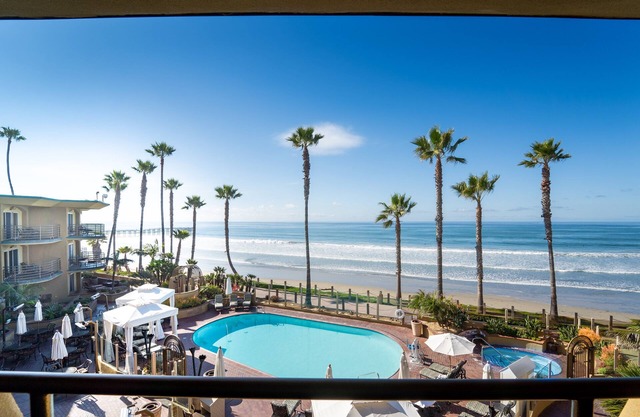 Pacific Terrace Hotel