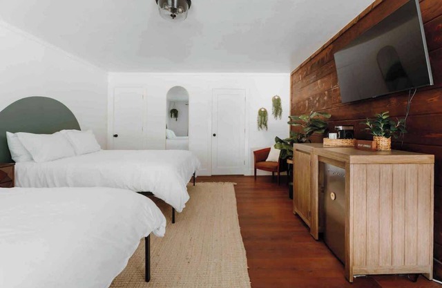 Packwood's Woodsy Room