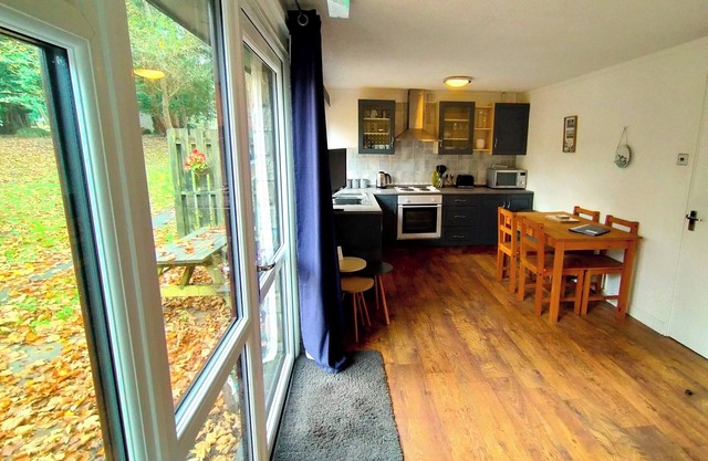 Painters Cottage, 2-Bed Chalet nr St Ives & Hayle