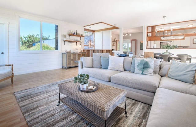 Pajaro Dunes Resort: Family Beach House Sleeps 13! Great Family Home with 4+ Bd: