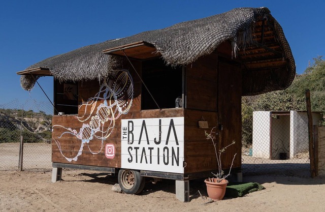 Palapa Hut with WiFi, steps from ocean & surfing in La Fortuna San Jose del Cabo