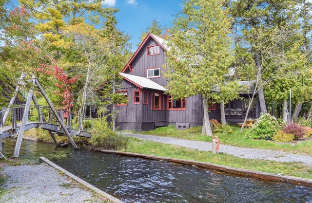 Palmer Point - The Palmer House