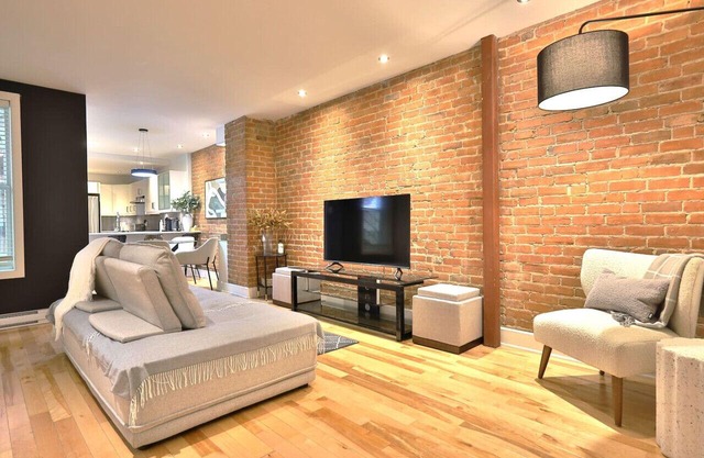 Panet – Chic 3BR Near Parc Lafontaine & Metro