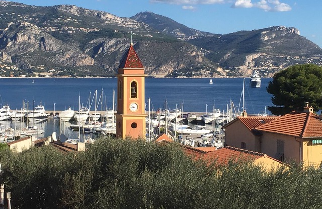 Panoramic sea views , large roof terraces, 3 beds, 3 baths, centre of village