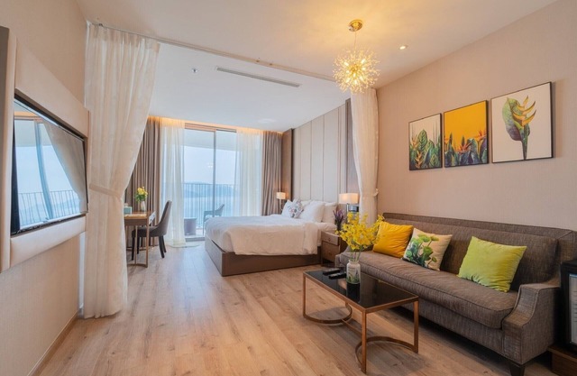 Panoramic sea-view 63 sqm apartment in centre with big balcony, gym and pools