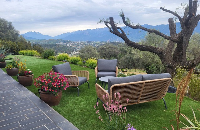 Panoramic villa with pool