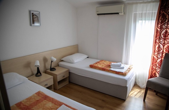 Pansion Blue - Double Room with Balcony