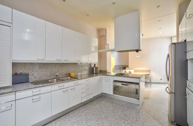 Par245 - 4 bedroom apartment in Walter Building