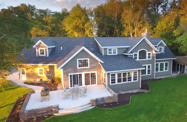 Paradise at the Point, Long Lake