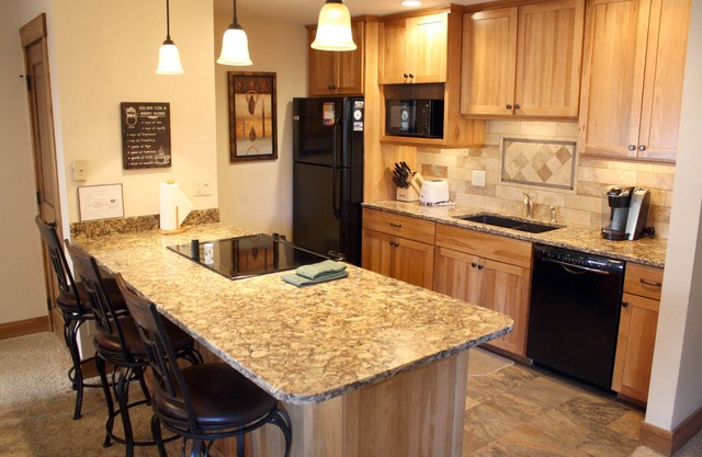 Park Place #C-104: Cozy - Close to Town and Lifts - Pool and Hot Tub Access