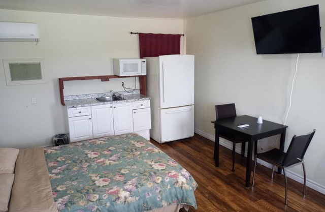 Park Side Motel