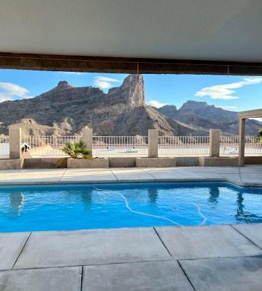 Parker Strip pool house with game room!