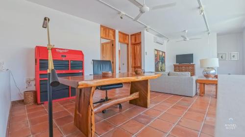 Partial Seaview Terrace Walk to Malecon