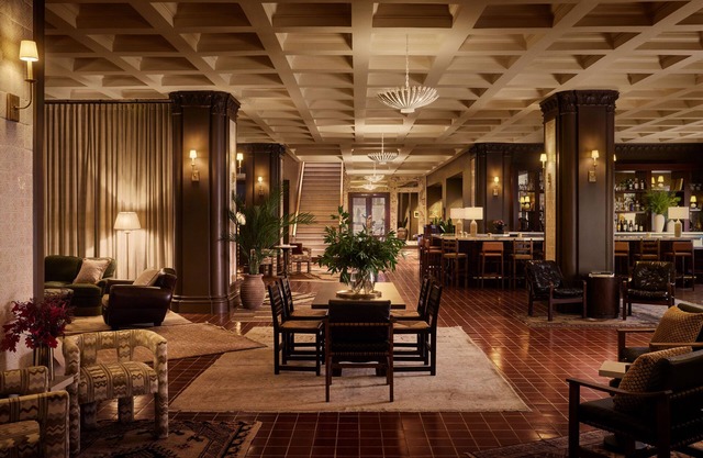 Pasadena Hotel & Pool