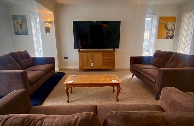 Pass the Keys | 1 Warwick Close Babbacombe 4 bedroom with Lovely Decking Furniture