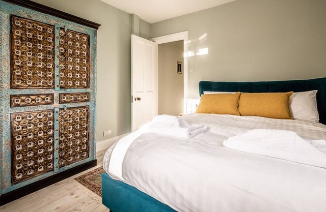 Pass the Keys | Garden View Period Dartmoor apartment with garden views