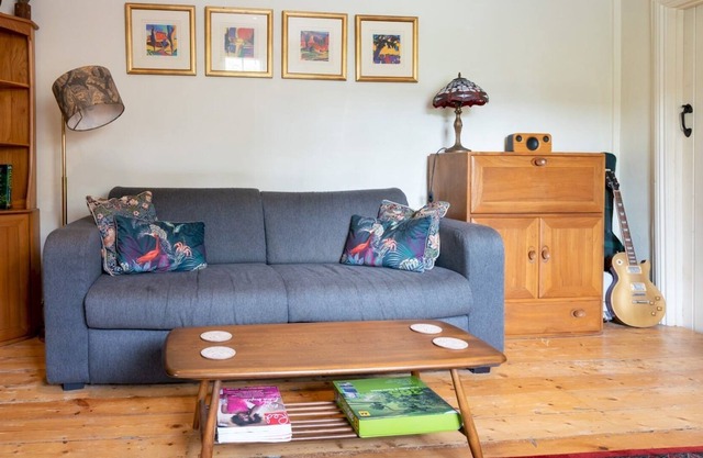 Pass the Keys | Hidden cottage in heart of Cheltenham