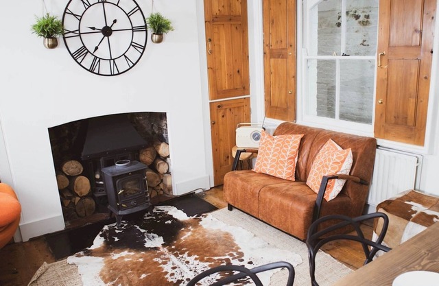 Pass the Keys | Spacious and Cosy House for 8