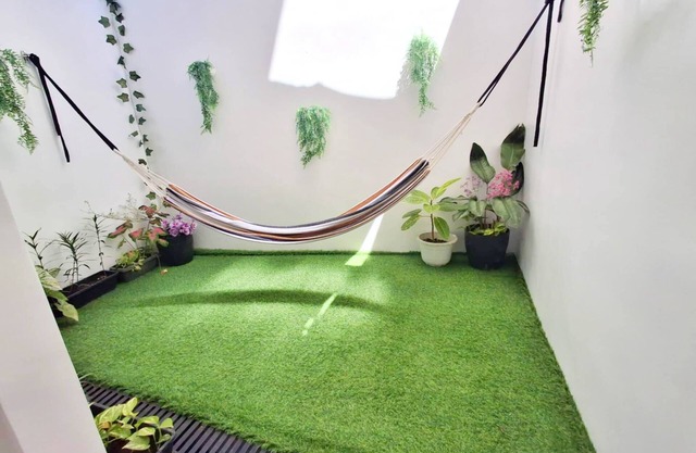 Patio 1st floor 1-bedroom apartment in delightful Dipolog City with AC