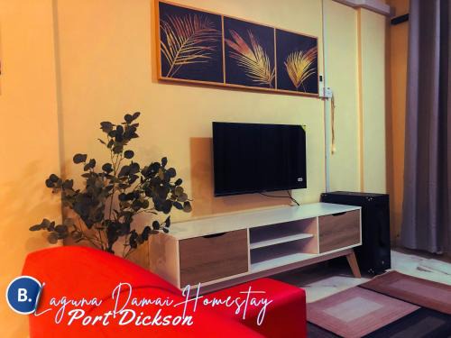PD 2BR Laguna Damai Homestay Teluk Kemang - Ground Floor, Pool Access & Near Beach