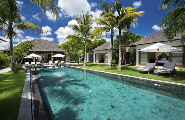 Peaceful, 7BR Villa for Group in Seminyak Area