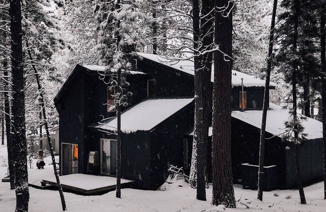 Peaceful Chalet Home in Sunriver. 10-mimute walk to SHARC!