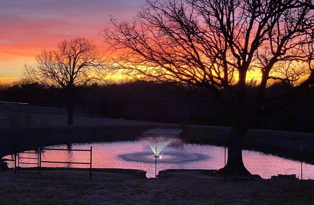 Peaceful country location 10 minutes from lake & 30 minutes from casinos. .