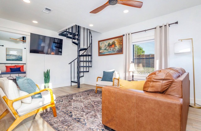 Peaceful Country Views + Hot Tub Under the Stars