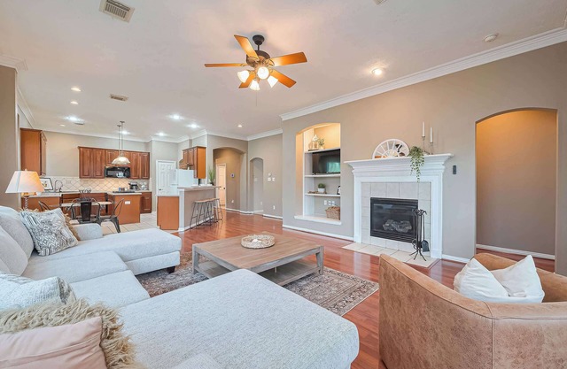 Peaceful Exec Home w Office Near Everything