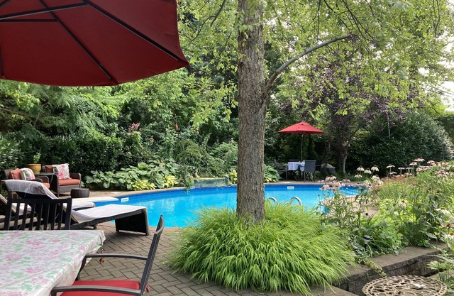 Peaceful Fully Renovated Cottage in Beach Community