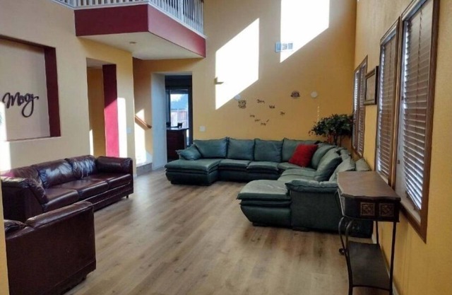 Peaceful Home in quiet community