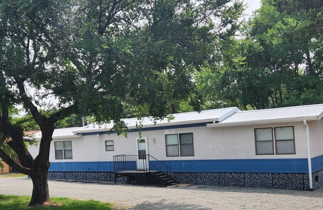 Peaceful home on Carr Creek at Lake Eufaula