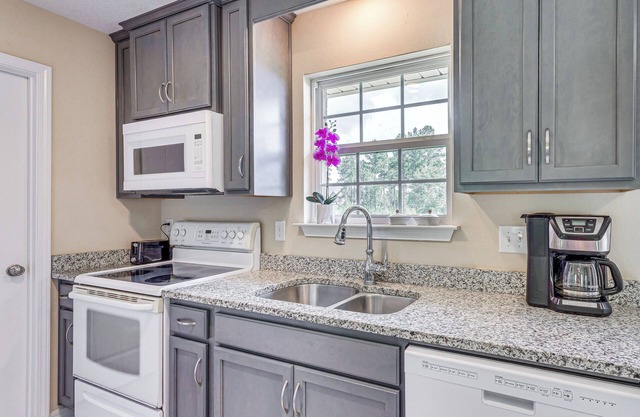 Peaceful Pace Vacation Rental w/Smart TV!