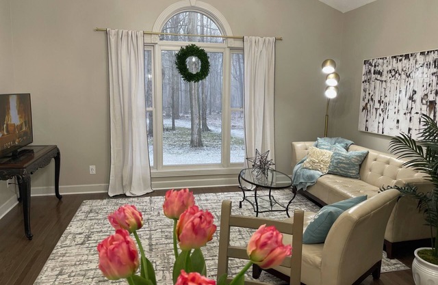 Peaceful Retreat at the Estate and Williamston near MSU