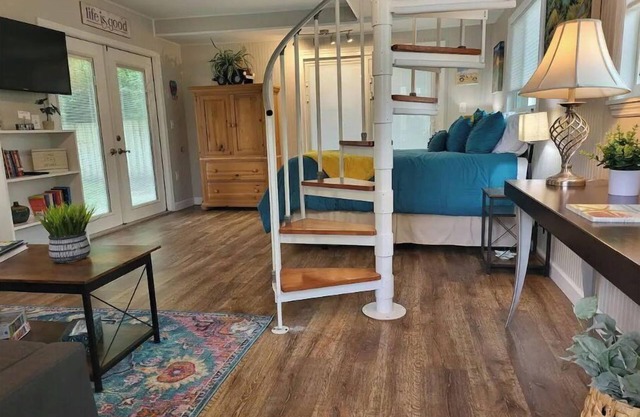 Peaceful Zen Retreat - Beach & Pinellas Trail Close By - No Cleaning Fee