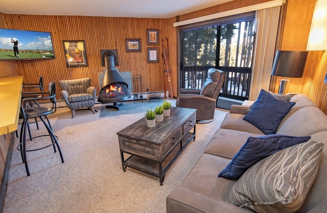 Peak 8 Village Getaway Condo: On Shuttle Route