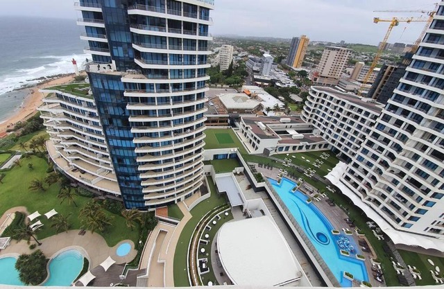 Pearl Breeze- THE PEARLS OF UMHLANGA