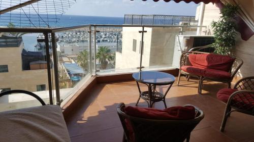 Pearl by the Sea, Living room and one bedroom