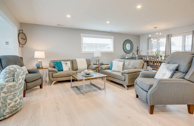 Pelee View Lakehouse · Vacation Mode - Activated!