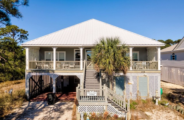 Pelican Bay Landing - Gulf Beachside, 4 Bedroom, 2 Bath, Sleeps 8