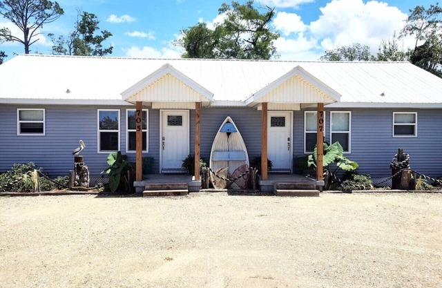 Pelicans Post - Close to Downtown & Beaches - King Bed - Boat Parking - NO Pet Fees !