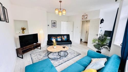 Pengam House Cardiff by Smart Corporate Stays