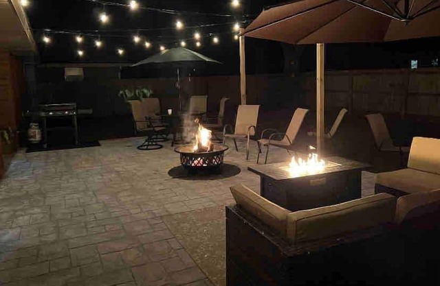 Pensacola Dog-Friendly Retreat: Backyard | Firepit